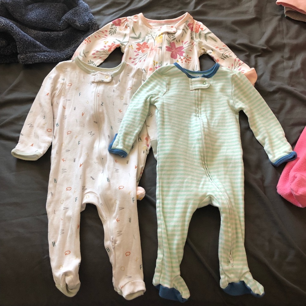 3-6 month old footies bundle (3)